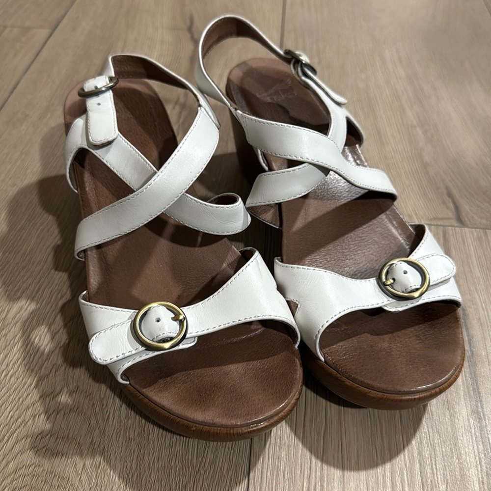 Dansko Julie White Leather Sandals – Comfort Wedge Strappy Style, Size 11